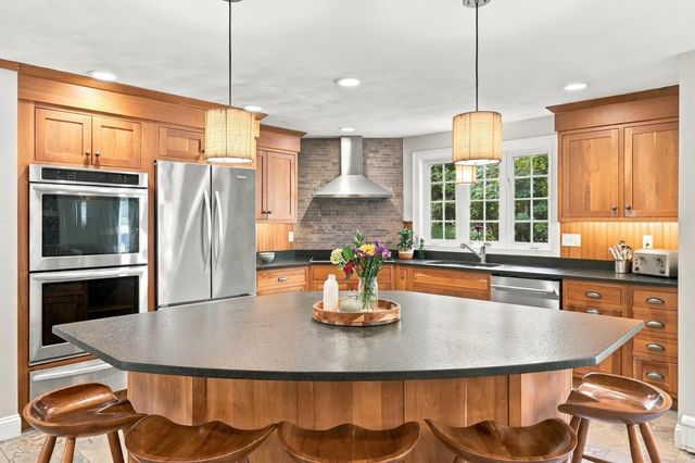 11 Trimble Trail, Kensington, NH 03833