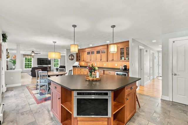 11 Trimble Trail, Kensington, NH 03833