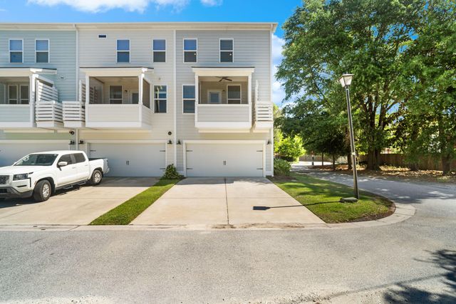 101 Rowans Creek Drive, Charleston, SC 29492