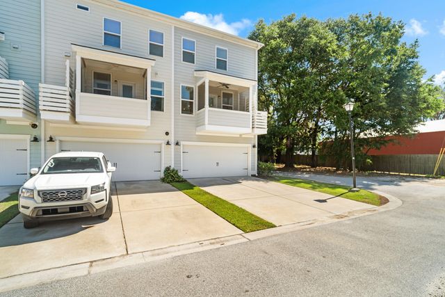 101 Rowans Creek Drive, Charleston, SC 29492