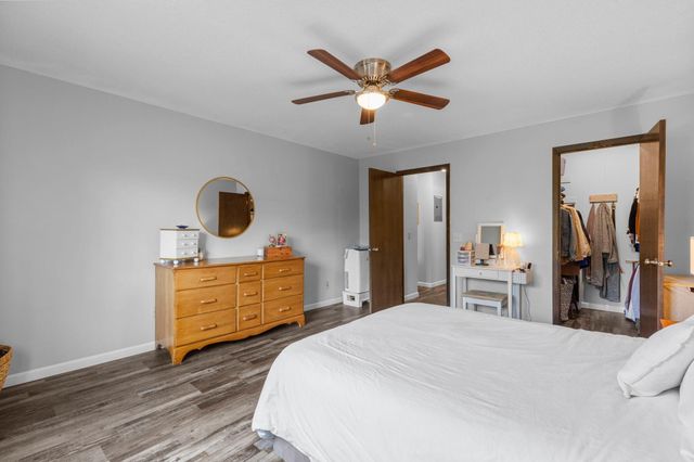 1304 W Medicine Lake Drive 308, Plymouth, MN 55441