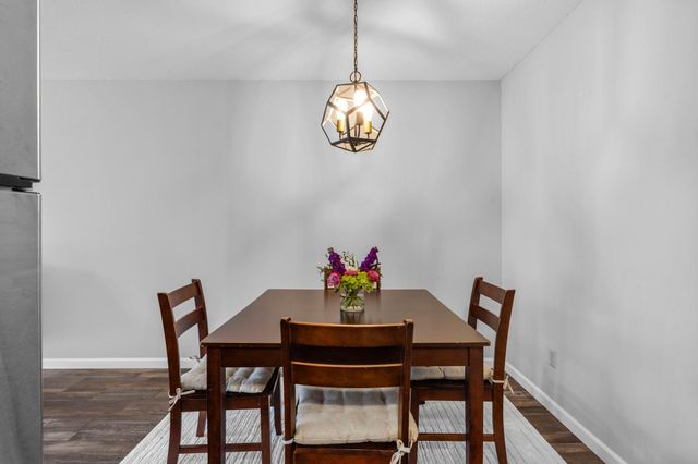1304 W Medicine Lake Drive 308, Plymouth, MN 55441