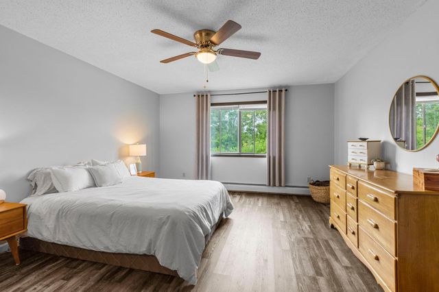 1304 W Medicine Lake Drive 308, Plymouth, MN 55441