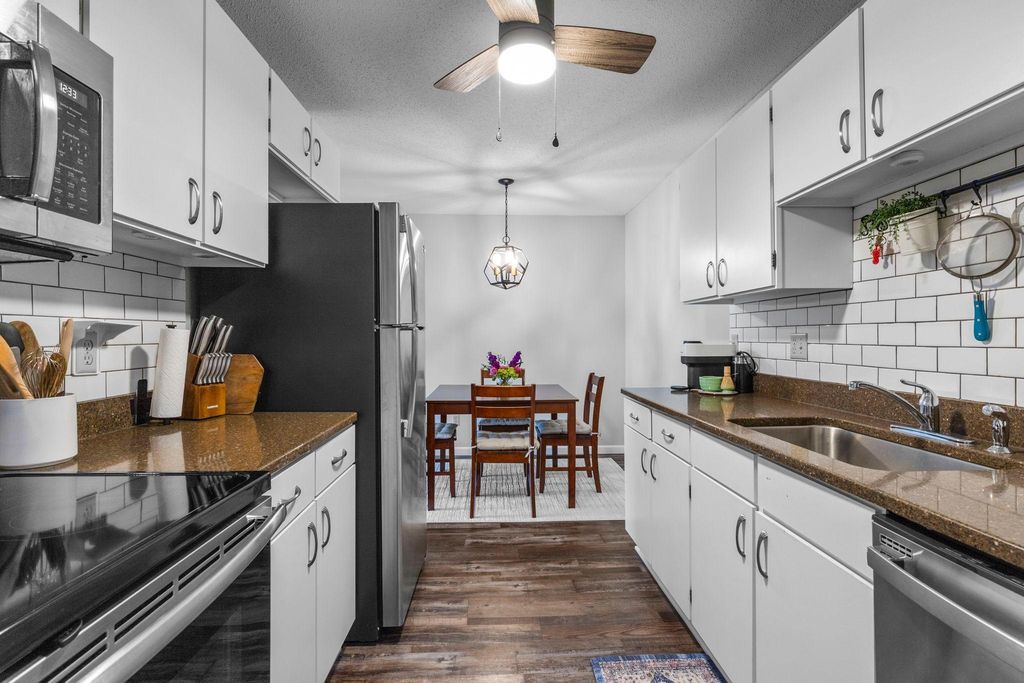 1304 W Medicine Lake Drive 308, Plymouth, MN 55441 — photo 5