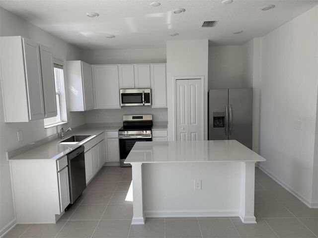 2690 SKYLINE LOOP, Kissimmee, FL 34758