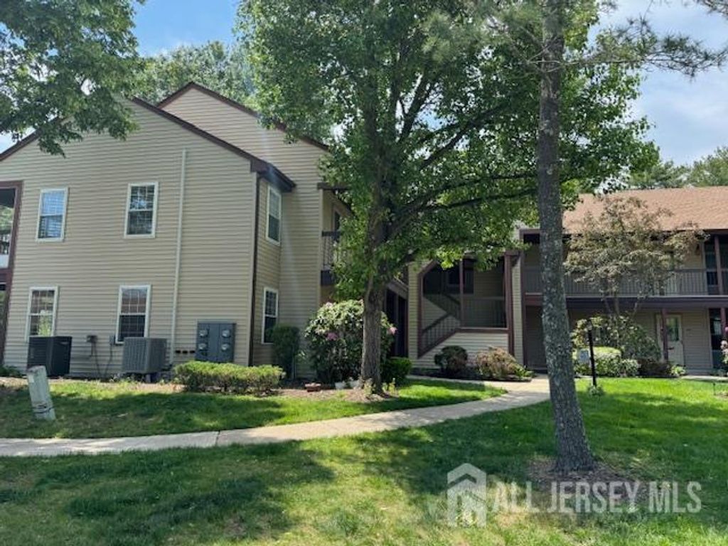 10-B Benjamin Franklin Drive, Monroe, NJ 08831