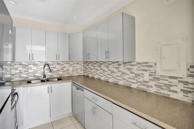 6361 N Falls Cir Drive 209, Lauderhill, FL 33319