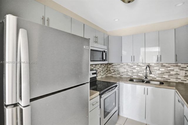 6361 N Falls Cir Drive 209, Lauderhill, FL 33319