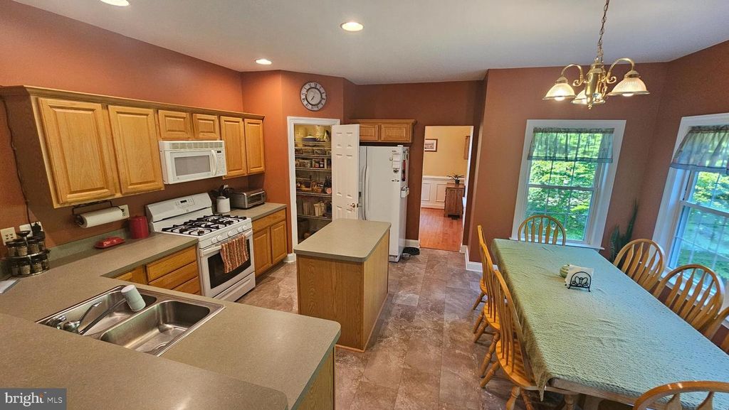 Image 5 of property listing at 3020 BLACKBERRY LN, Prince Frederick, MD 20678