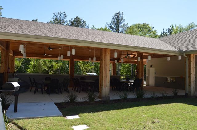 17905 Chestnut Drive, Waller, TX 77484