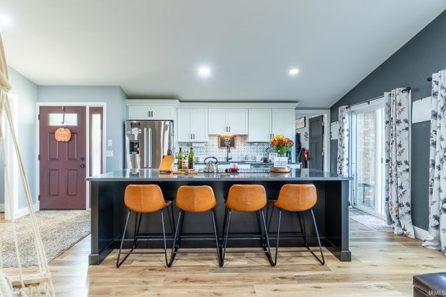 28975 Oak Grove Drive, Elkhart, IN 46514