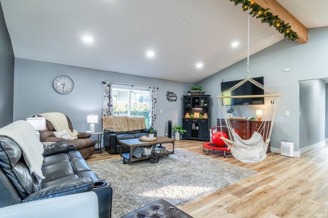 28975 Oak Grove Drive, Elkhart, IN 46514