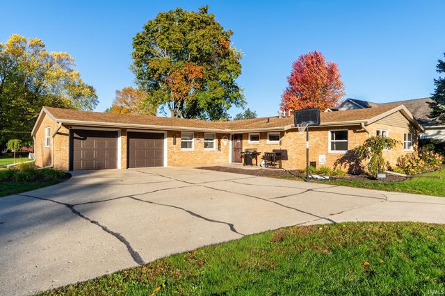 28975 Oak Grove Drive, Elkhart, IN 46514