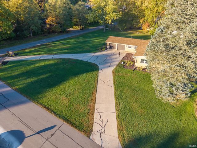28975 Oak Grove Drive, Elkhart, IN 46514