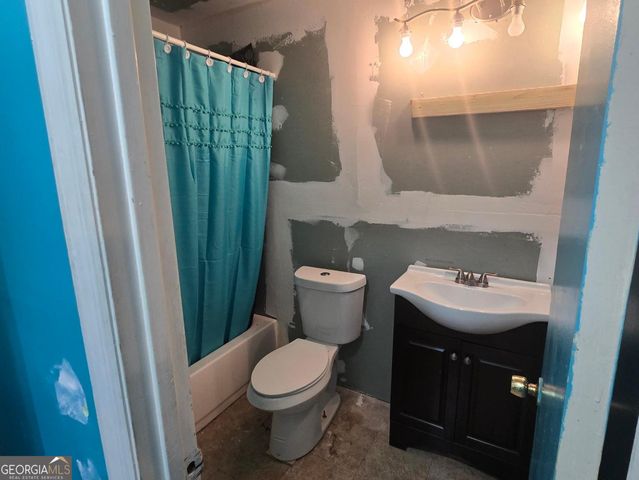 2071 E Scarbrough Trail, Stone Mountain, GA 30088