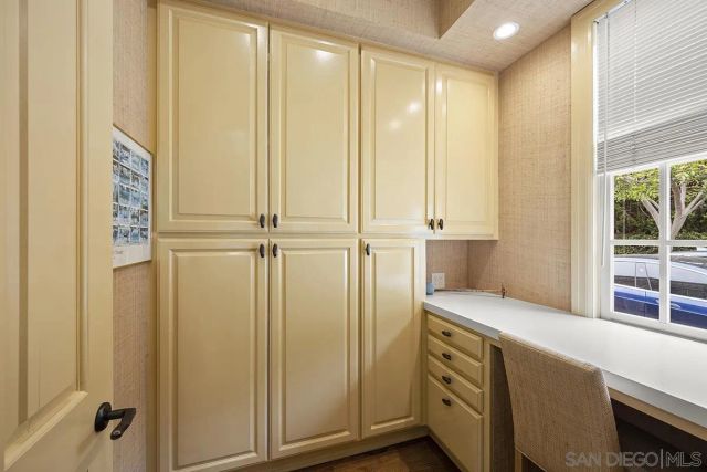 7612 Hillside Dr, La Jolla, CA 92037