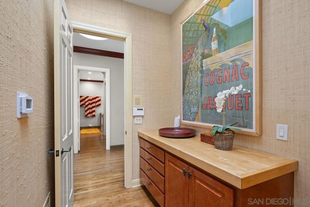 7612 Hillside Dr, La Jolla, CA 92037