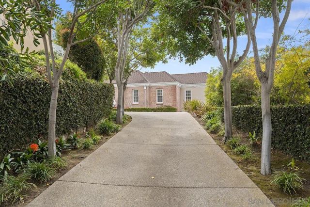 7612 Hillside Dr, La Jolla, CA 92037