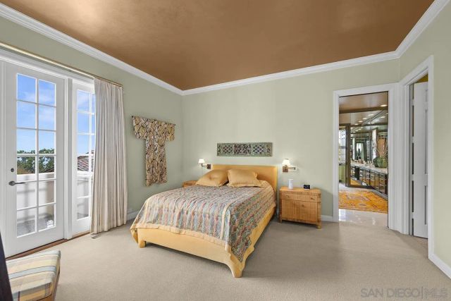 7612 Hillside Dr, La Jolla, CA 92037