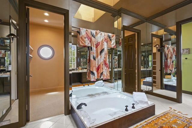 7612 Hillside Dr, La Jolla, CA 92037