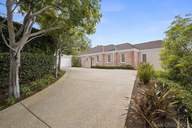 7612 Hillside Dr, La Jolla, CA 92037