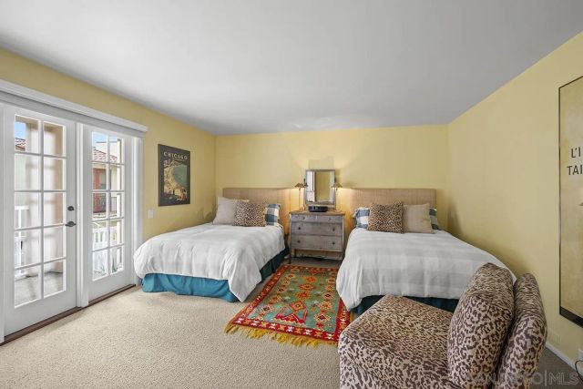 7612 Hillside Dr, La Jolla, CA 92037