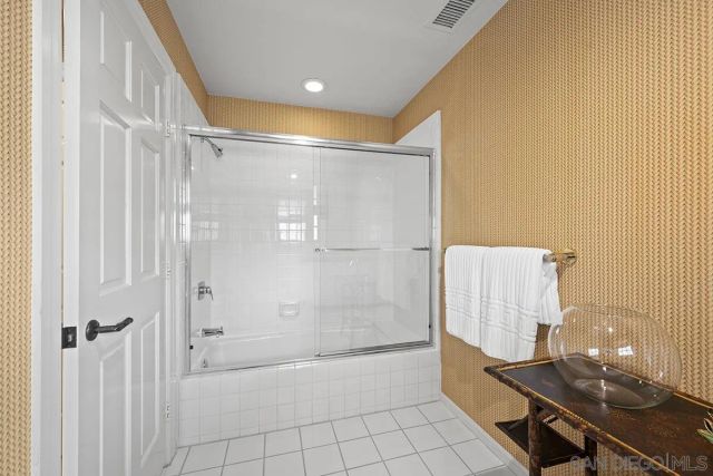 7612 Hillside Dr, La Jolla, CA 92037