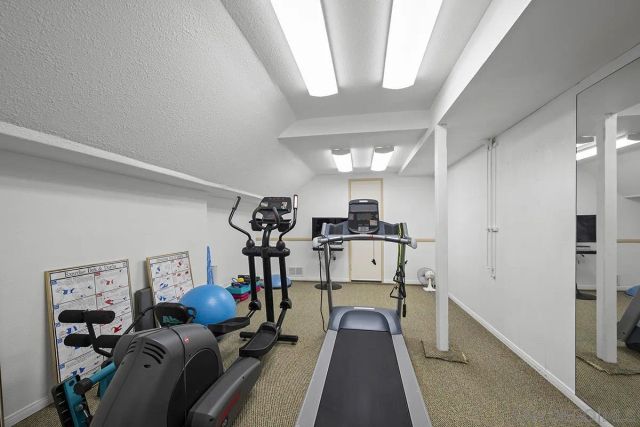 7612 Hillside Dr, La Jolla, CA 92037