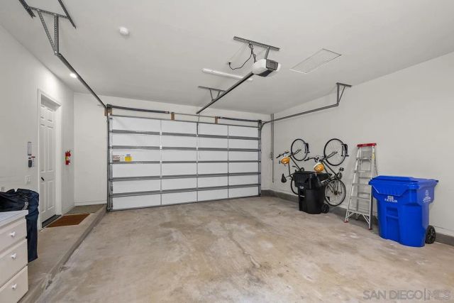 7612 Hillside Dr, La Jolla, CA 92037