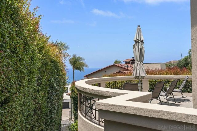 7612 Hillside Dr, La Jolla, CA 92037