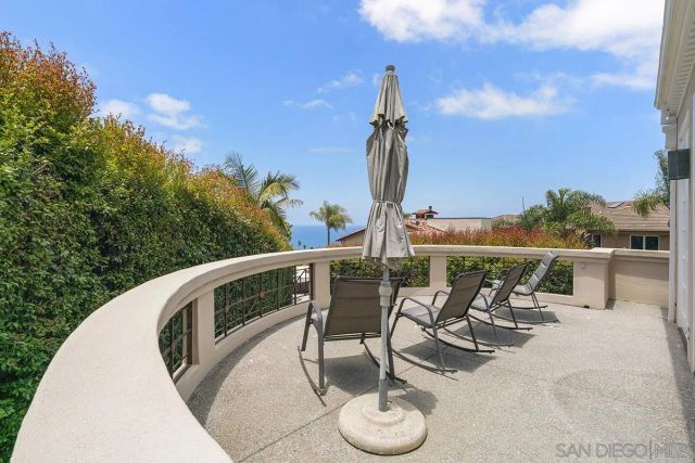 7612 Hillside Dr, La Jolla, CA 92037