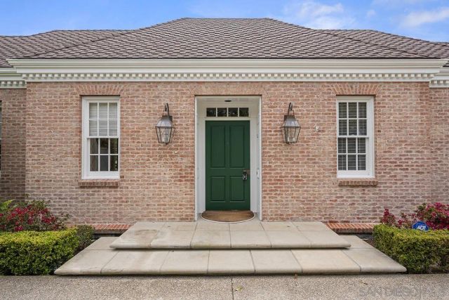 7612 Hillside Dr, La Jolla, CA 92037