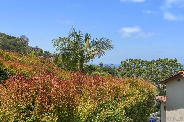 7612 Hillside Dr, La Jolla, CA 92037