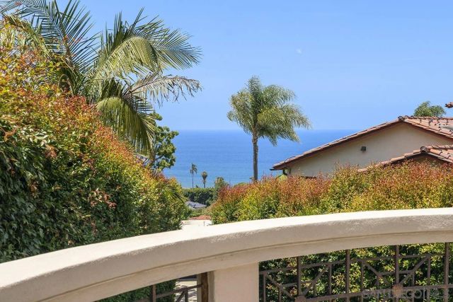 7612 Hillside Dr, La Jolla, CA 92037
