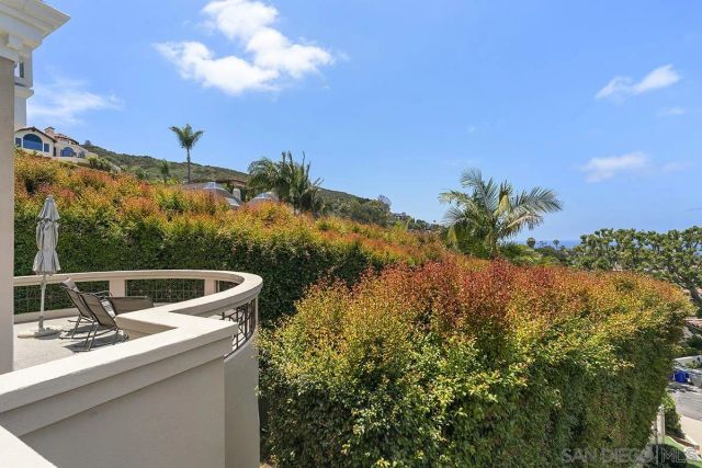 7612 Hillside Dr, La Jolla, CA 92037