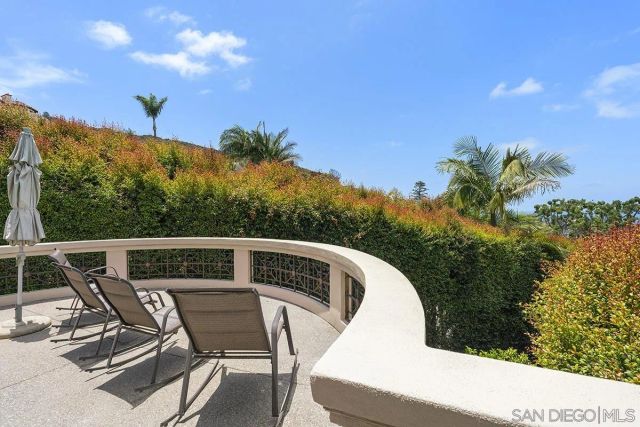 7612 Hillside Dr, La Jolla, CA 92037