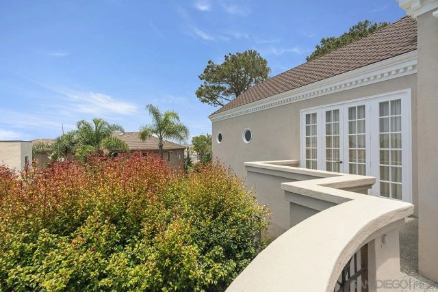 7612 Hillside Dr, La Jolla, CA 92037