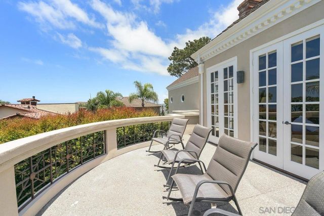 7612 Hillside Dr, La Jolla, CA 92037