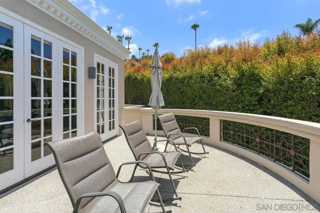 7612 Hillside Dr, La Jolla, CA 92037