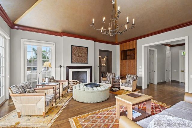 7612 Hillside Dr, La Jolla, CA 92037