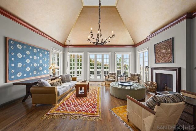 7612 Hillside Dr, La Jolla, CA 92037