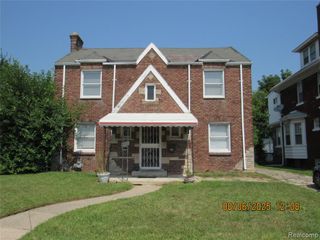 8205 E Outer Drive, Detroit, MI 48213