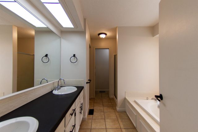 5515 E Pembrook, Wichita, KS 67220