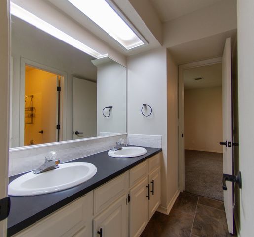 5515 E Pembrook, Wichita, KS 67220