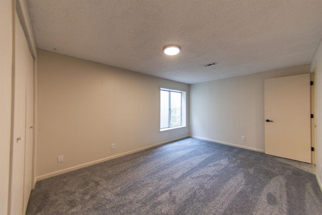 5515 E Pembrook, Wichita, KS 67220