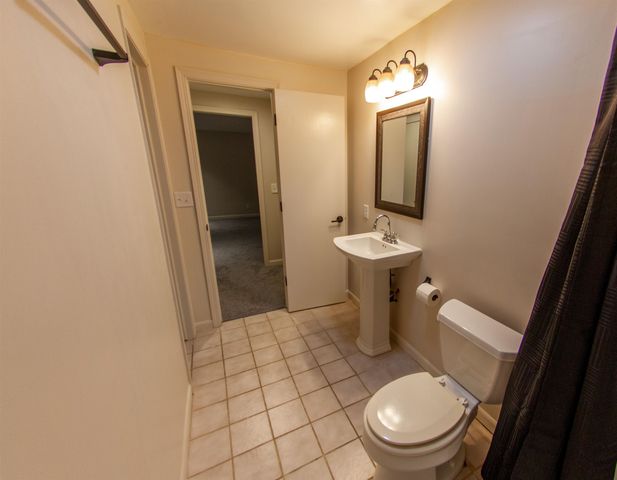 5515 E Pembrook, Wichita, KS 67220