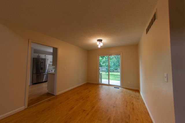 5515 E Pembrook, Wichita, KS 67220