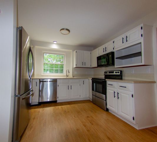 5515 E Pembrook, Wichita, KS 67220