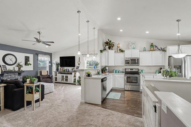 59149 Silvergrass Drive, Mattawan Vllg, MI 49071