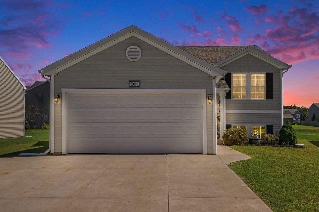 59149 Silvergrass Drive, Mattawan Vllg, MI 49071